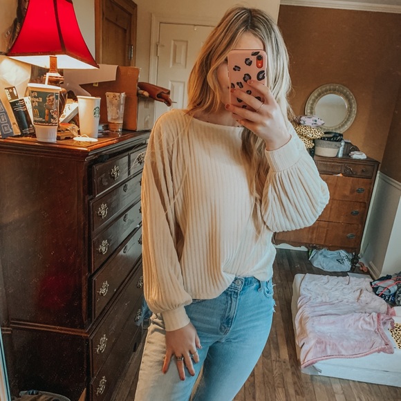 Forever 21 Tops - FOREVER 21 CREAM TOP